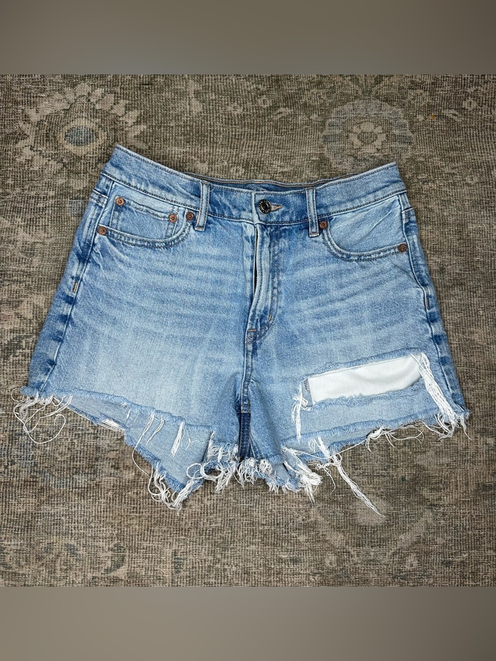 American Eagle Denim Cutoff Shorts Women’s Size 2 Medium Wash 3” Inseam